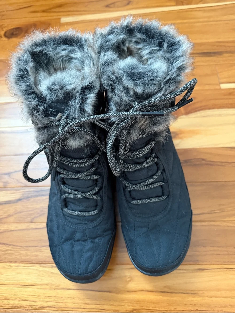 Columbia Omni grip Faux Fur Trim Black Winter Lace-Up Boots size 6.5